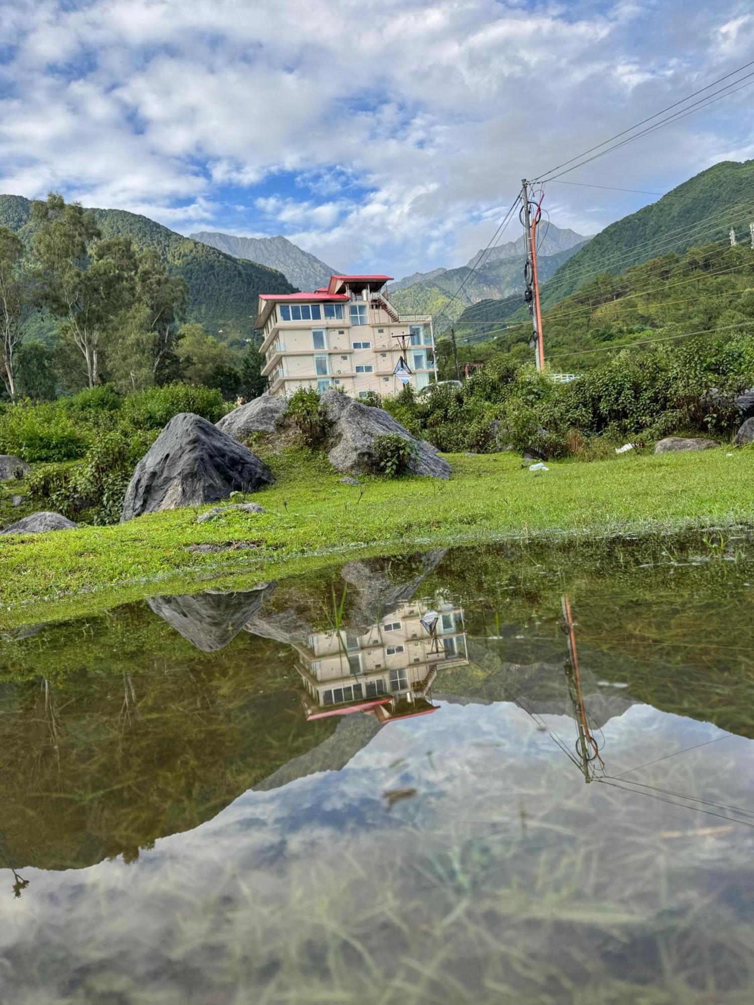 Manuni Inn - Riverside Resort Dharamshala Ngoại thất bức ảnh